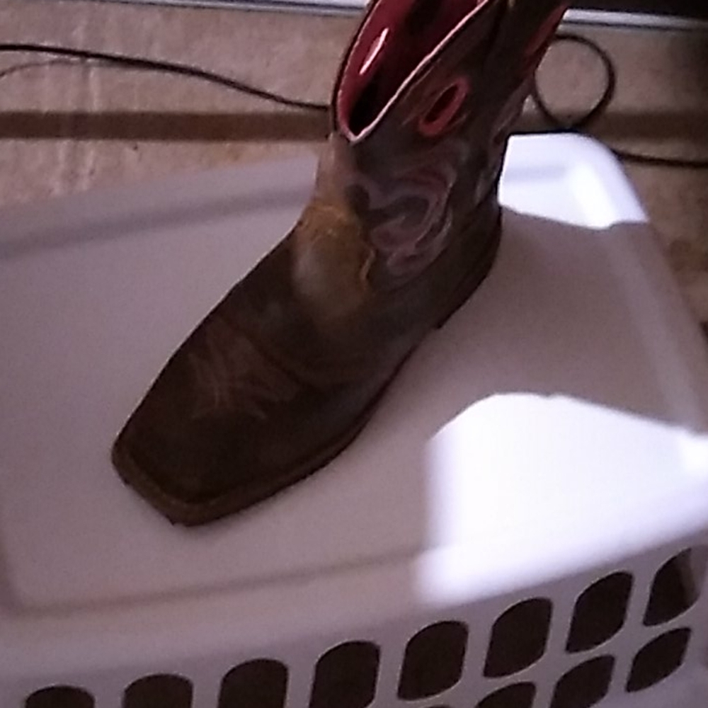 Steel toes cow girl boots